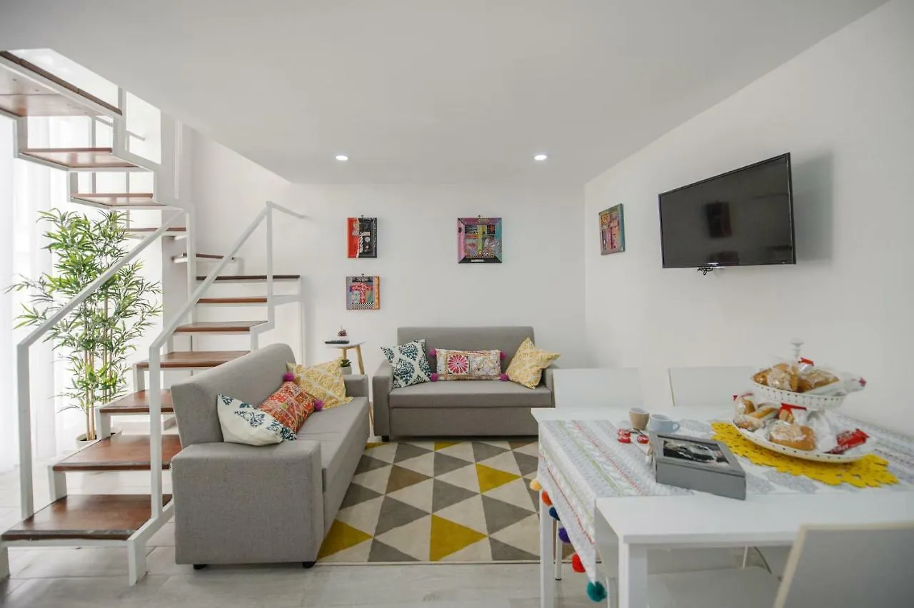 Miranda Apartments Nel Cuore Del Vomero Naples Italy
