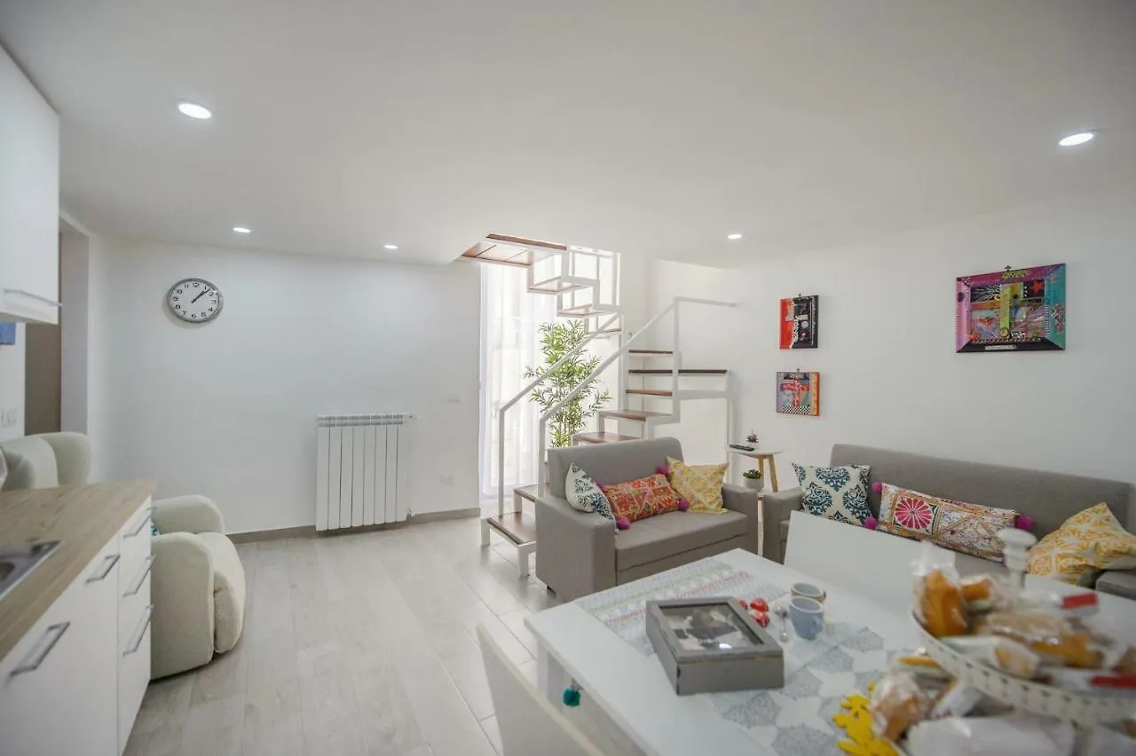 Miranda Apartments Nel Cuore Del Vomero Nápoles Italia