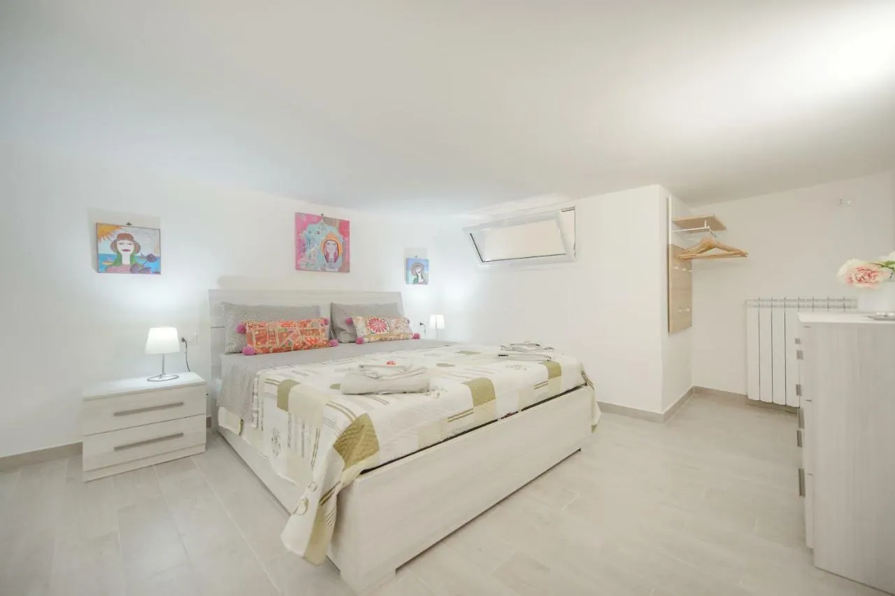 Miranda Apartments Nel Cuore Del Vomero Nápoles